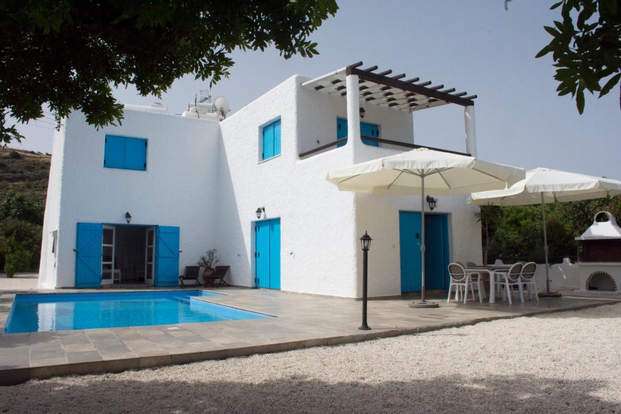 Votsalo Villa Pomos Buitenkant foto